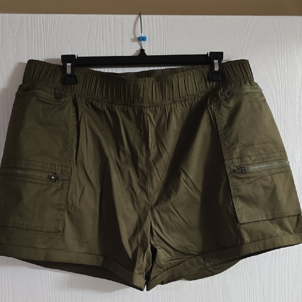 Mondetta Khaki Women's Cargo Shorts